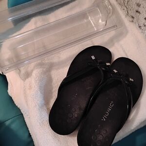 Vionic Black Sandals with Bow Accent